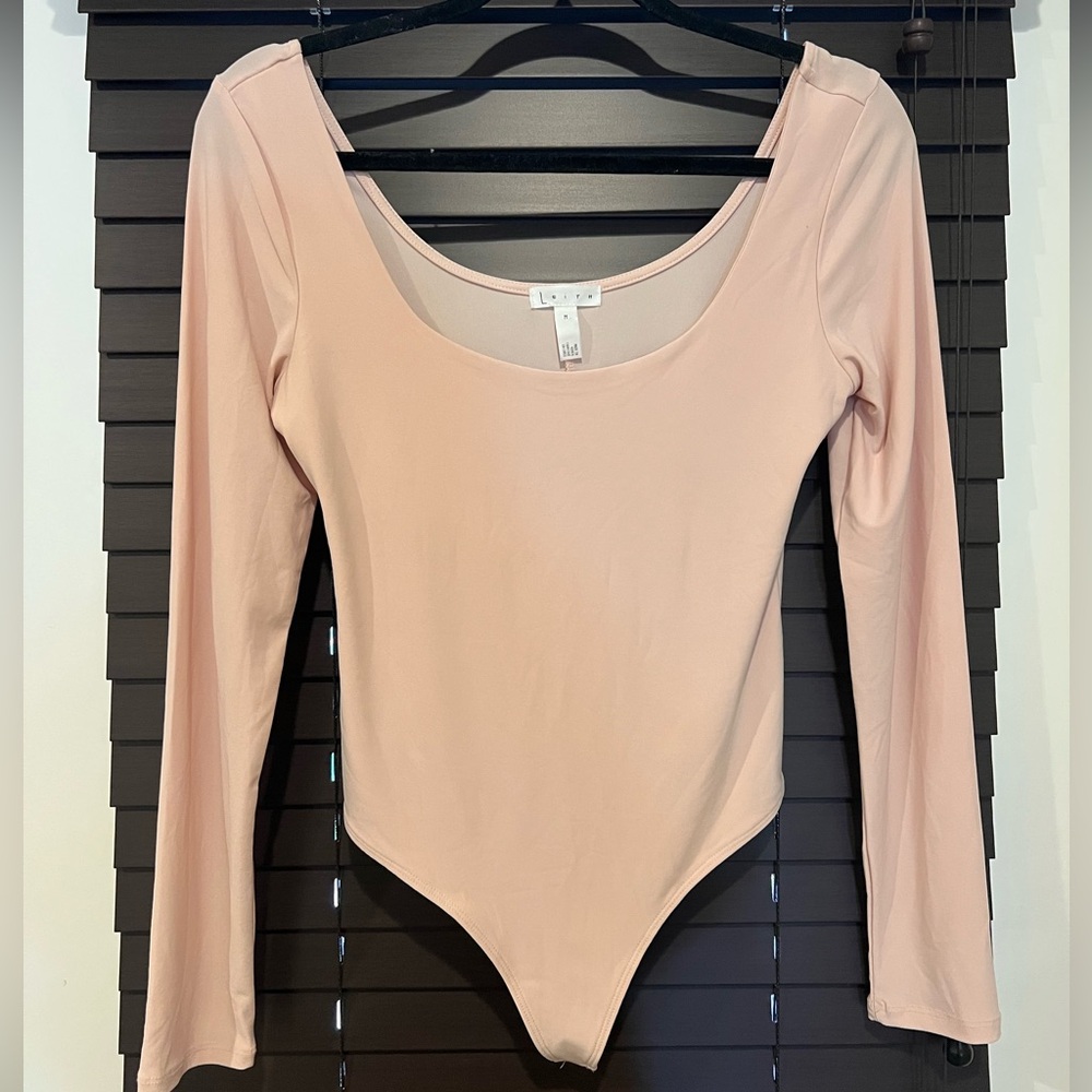 Blush Pink round neck bodysuit (Medium)